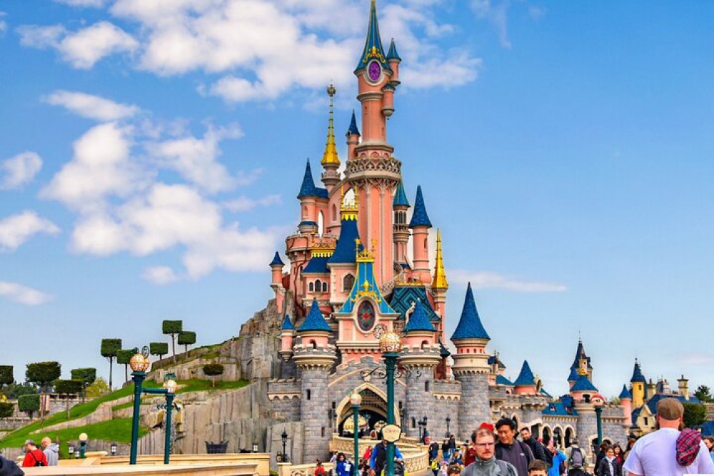 Private Transfer from Roissy CDG Airport to Disneyland Paris