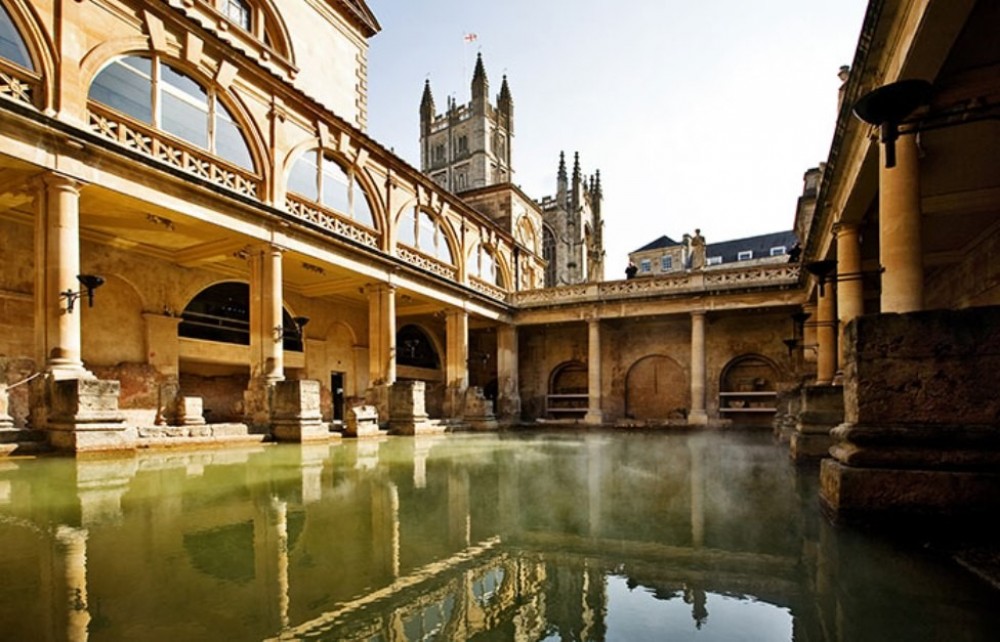 Bath, Avebury & Lacock Village from London