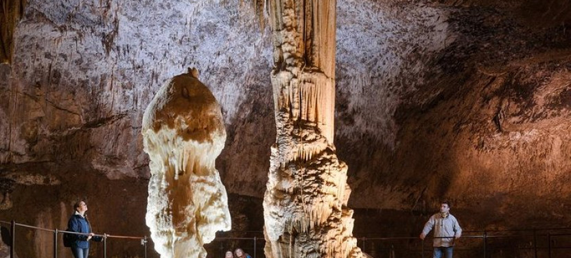 Postojna Cave and Predjama Castle with Ljubljana from Zagreb