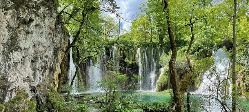 Plitvice Lakes with Ticket & Rastoke Small Group Tour from Zagreb