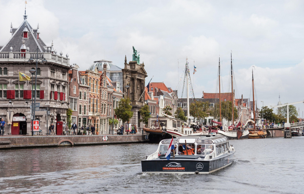 Smidtje Canal Cruises
