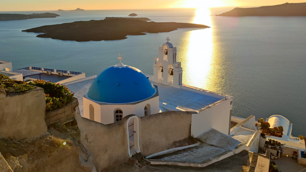 Santorini Sunset Chasing Adventure: Half-Day Private Tour