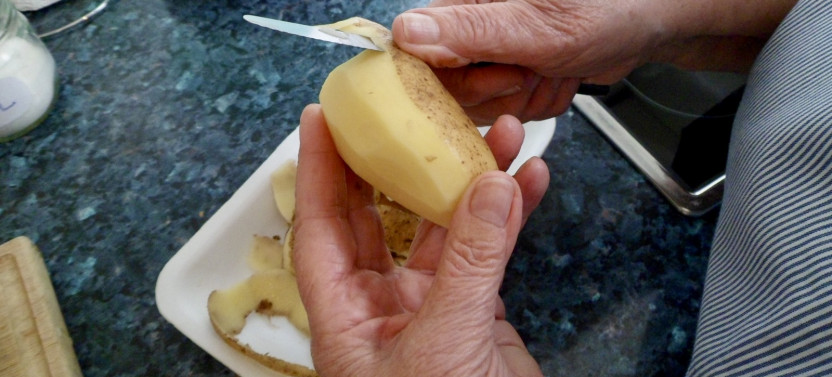 Traditional Spanish Cooking Class with a Grandmother in Madrid