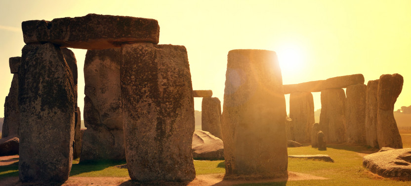 Stonehenge & the Cotswolds Full-Day Tour From Bath