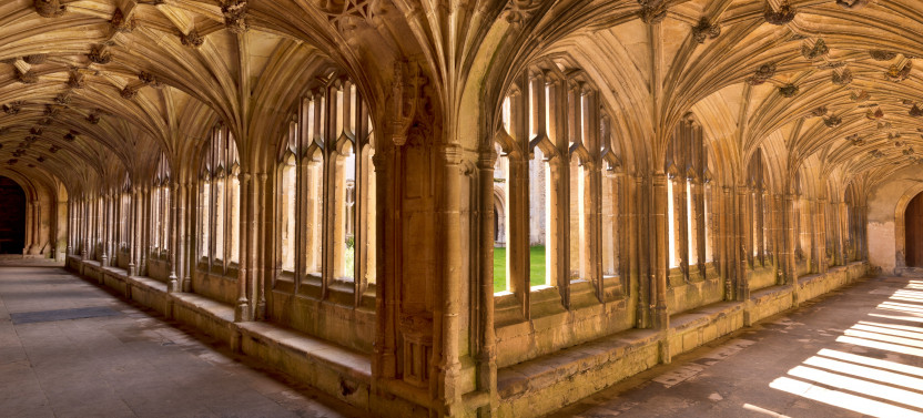 Stonehenge & the Cotswolds Full-Day Tour From Bath