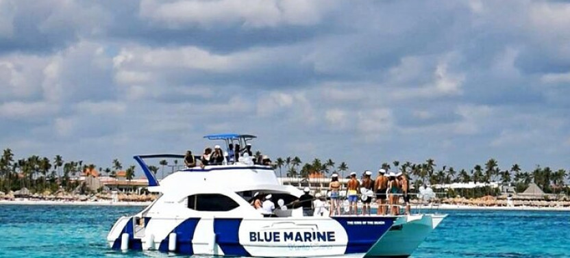 Small Group Snorkeling and Boat Tour in Punta Cana with Fresh Seafood