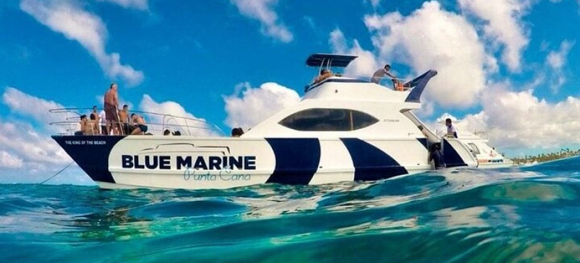 Small Group Snorkeling and Boat Tour in Punta Cana with Fresh Seafood