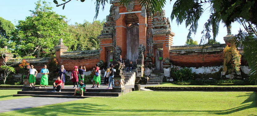 Sunset Day Trip to Tanah Lot Tour with Sangeh Monkey Forest