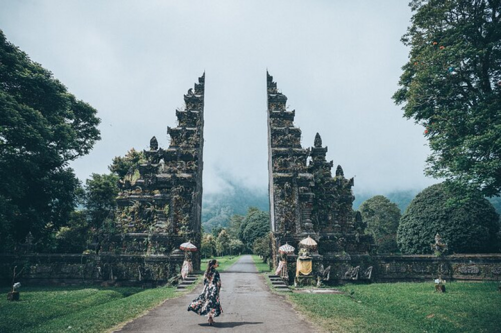 Bali Private Tour: Water Temples, Hidden Waterfalls, and Rice Terrace