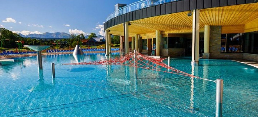 From Krakow: Zakopane, Slovakia Treetop Walk & Thermal Baths