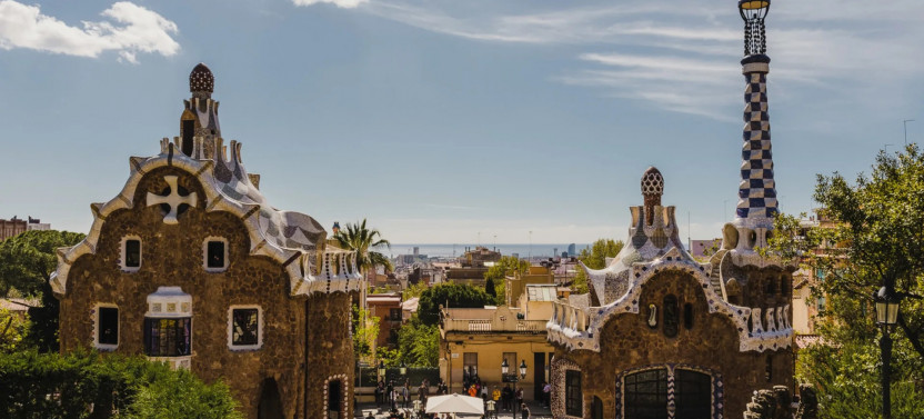 Gaudi Tour with Sagrada, House Visit & Park Guell