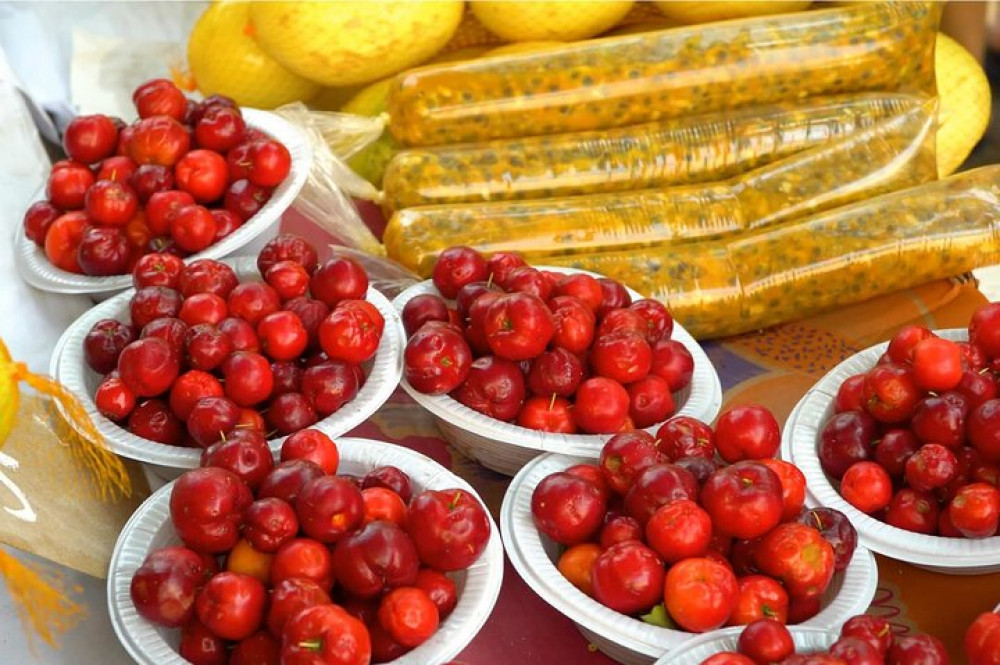 Taste 17+ Tropical Brazilian Fruits At A Lively Farmers Market