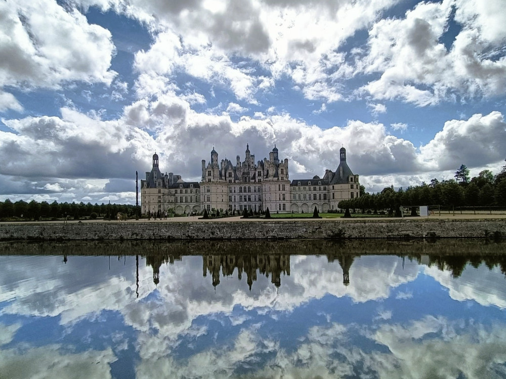 Chambord & Chenonceau including Lunch at a Private Castle from Amboise