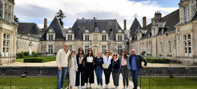 Chambord & Chenonceau including Lunch at a Private Castle from Amboise