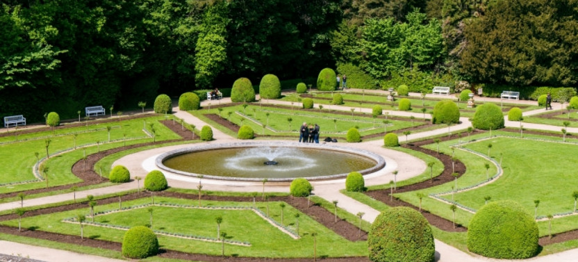 Chambord & Chenonceau including Lunch at a Private Castle from Amboise