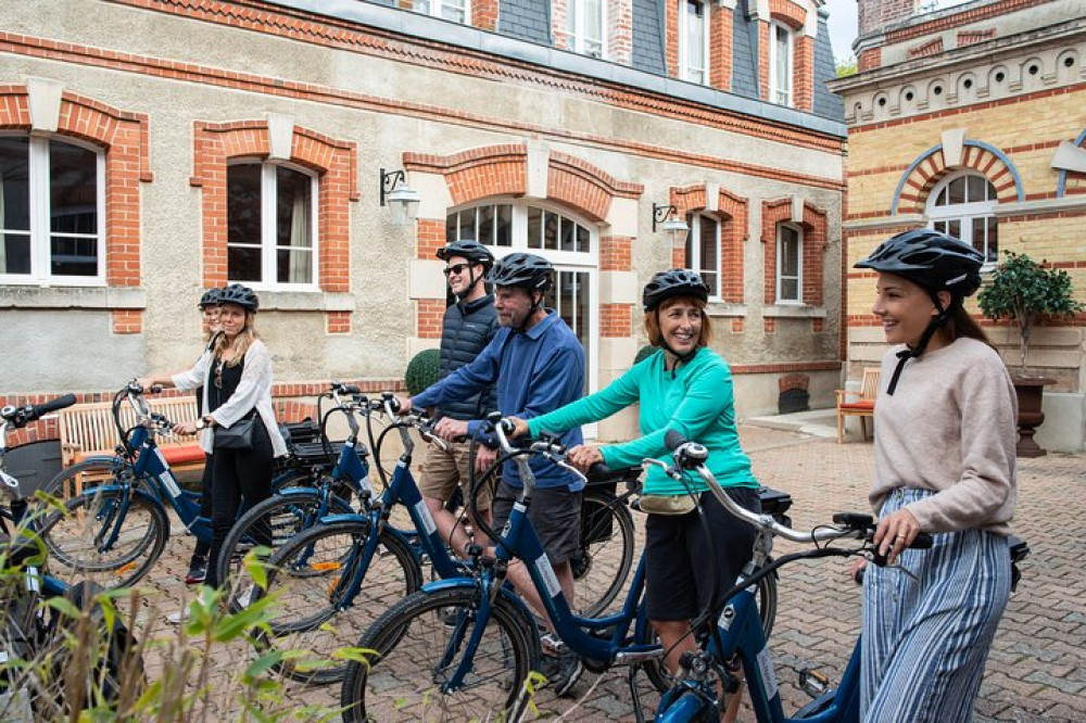 E-bike Champagne Day Tour & Lunch From Epernay