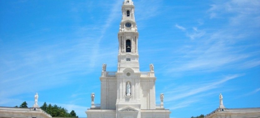 Full Day Small Group Tour To Fátima, Nazaré, Óbidos & Batalha