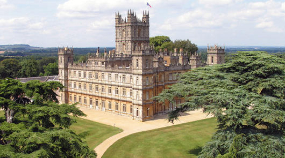 Downton Abbey Coach Tour from London