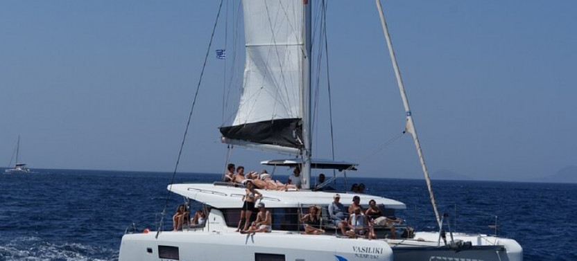Caldera Cruise with Swim Stops, BBQ, & Drinks