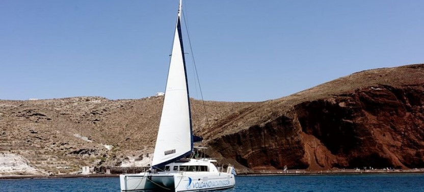 Luxury Caldera Cruise with BBQ meal and Drinks