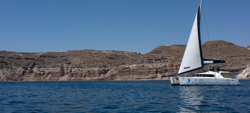 Luxury Caldera Cruise with BBQ meal and Drinks