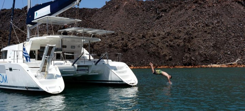Luxury Caldera Cruise with BBQ meal and Drinks