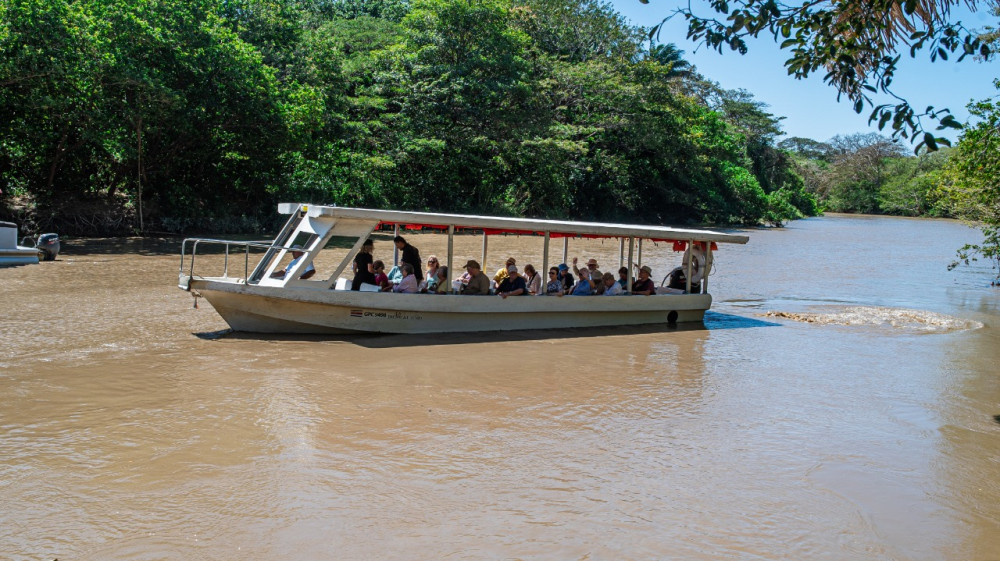 3-in-1 Guanacaste Boat Tour, Cultural Tasting and Rum Experience