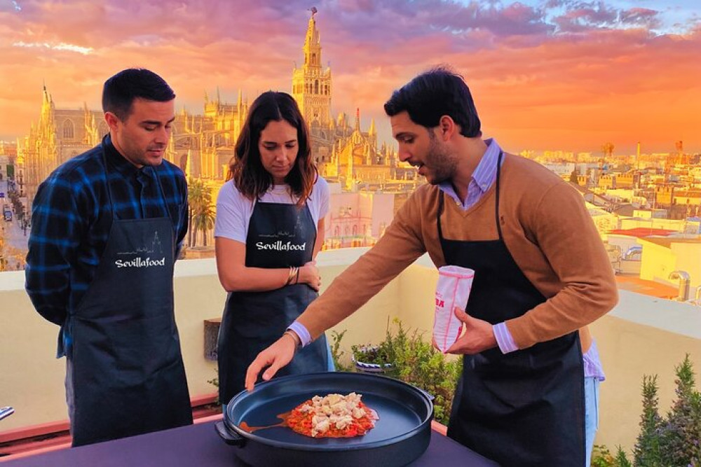 Rooftop Paella Cooking Class with Panoramic Highlight tour