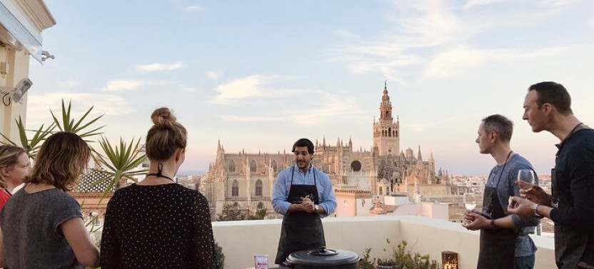 Rooftop Paella Cooking Class with Panoramic Highlight tour