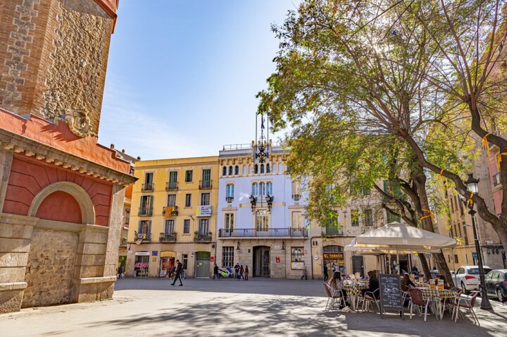 Catalan Identity: Gracia Neighborhood Tour in Barcelona