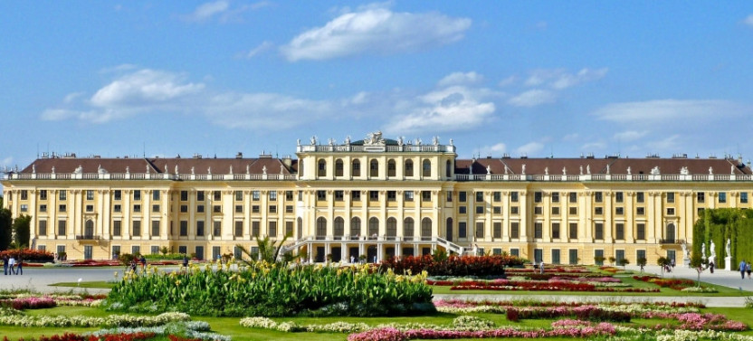 Explore Schönbrunn Palace & Gardens: Private Guided Tour