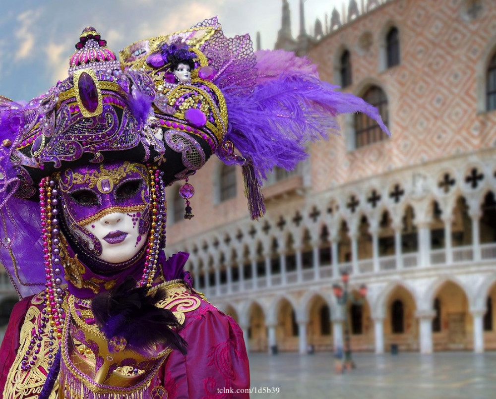 Carnival Masks & Gondola's Workshops: Private Tour in Venice