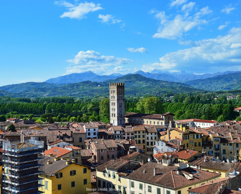 The Walled City of Lucca: Private Day Trip From Florence by Train