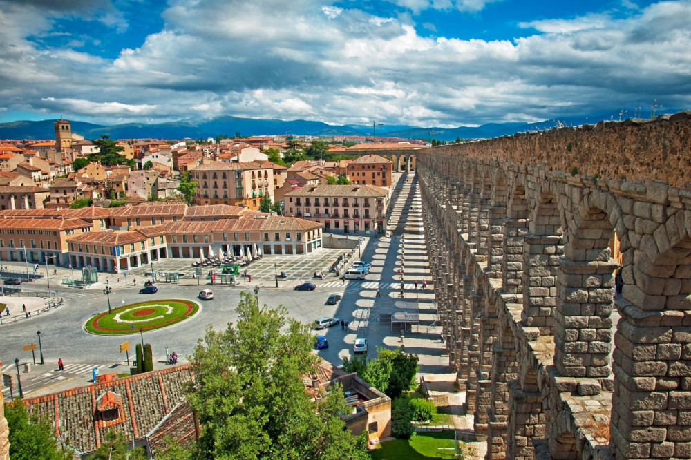 Private Tour: Full Day Avila & Segovia With Lunch