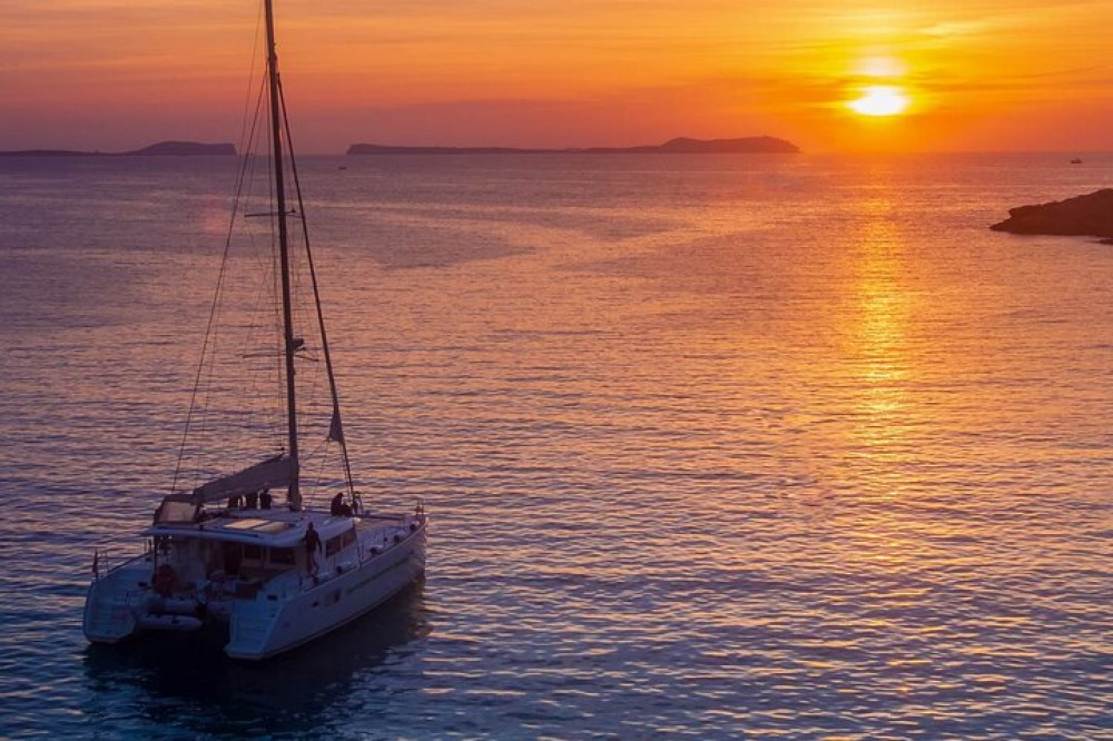 Santorini Luxury Sunset Sailing Cruise w/ Dinner, BBQ, Drinks and Transfers