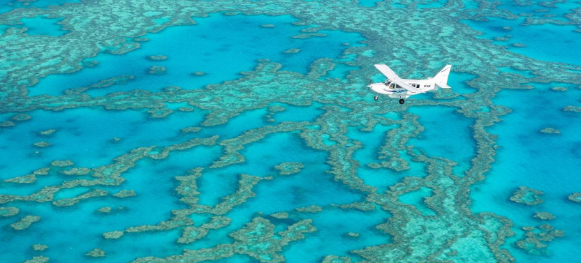 Whitsundays 60 min Scenic Flight: Island and Heart Reef Spectacular