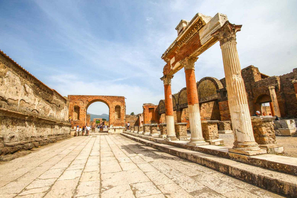 2-hour Guided Tour in Pompeii