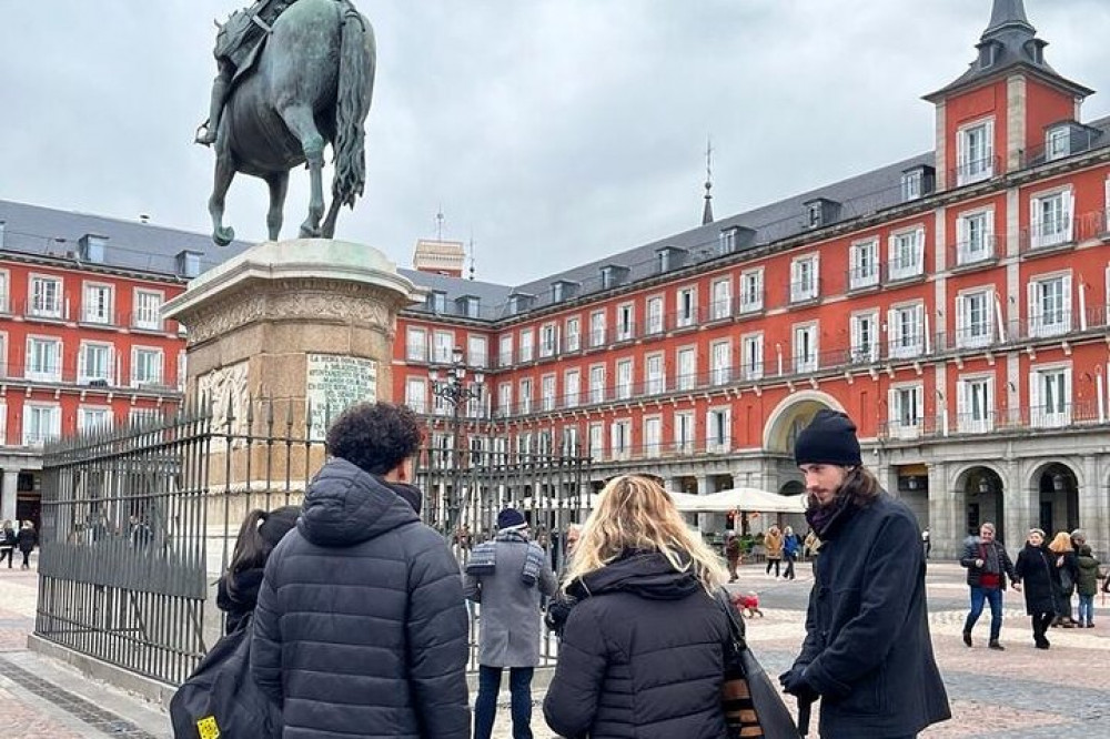 Self-Guided: Learn History of Madrid by Solving the Royal Treasure Enigma