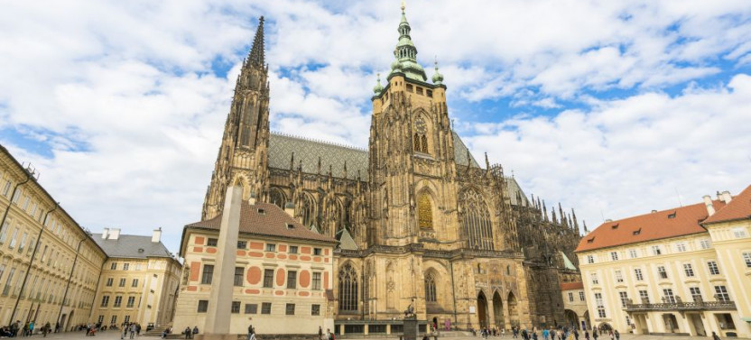 Guided Tour of Prague Castle's Interiors & Complex
