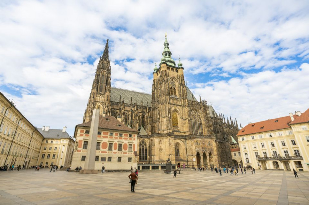 Guided Tour of Prague Castle's Interiors & Complex