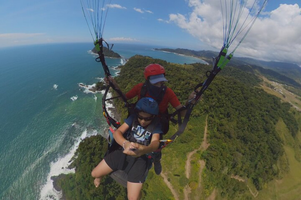 Paragliding Flight Las Terrazas 900 ft Minimum Guaranteed