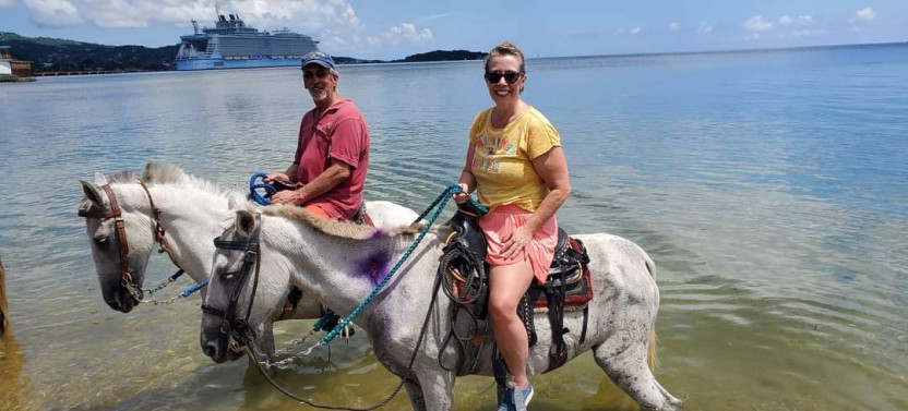Half Day Three Combo Tour: Ziplining, Sloths, and Horseback Riding