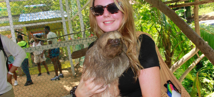 Wildlife, Waves & Sunshine: Roatan’s Ultimate Animal & Beach Adventure