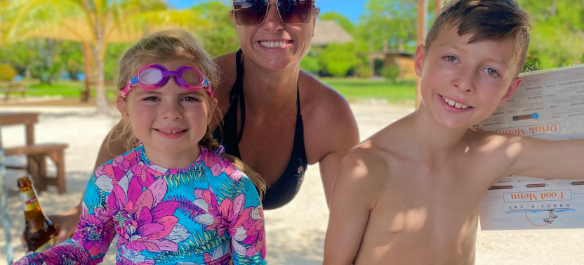 Wildlife, Waves & Sunshine: Roatan’s Ultimate Animal & Beach Adventure