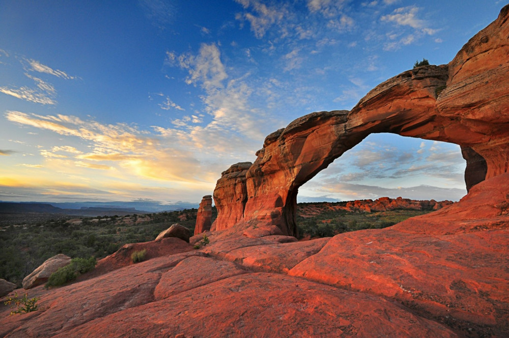 2-Day Private Hiking Tour of Arches & Canyonlands National Parks