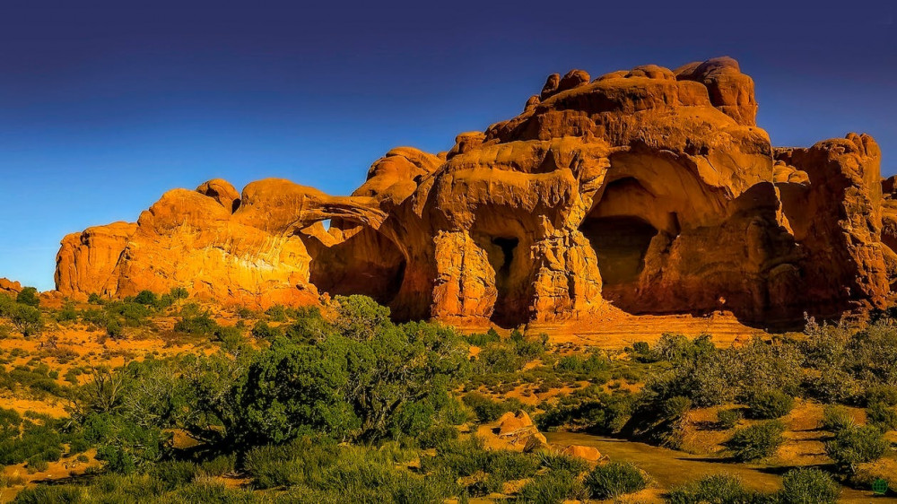 Private Full-Day Arches & Canyonlands Hiking Tour from Moab