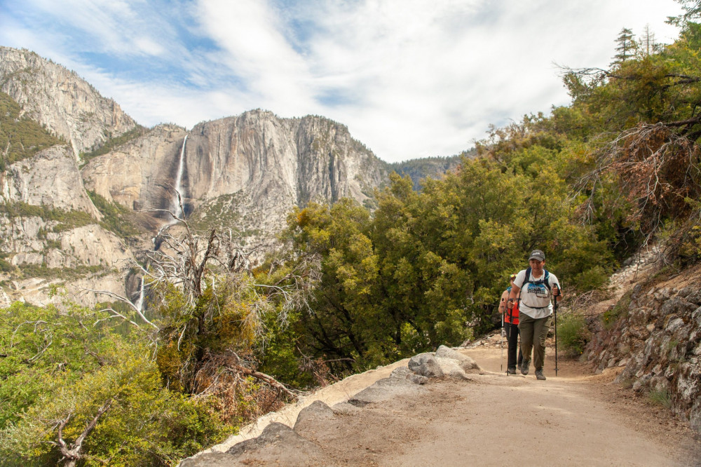 Private Full-Day Scenic Driving and Hiking Tour in Yosemite
