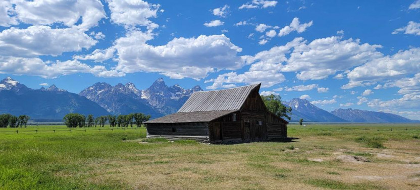 5 Day Yellowstone & Grand Tetons National Parks In Depth - Hotel Based