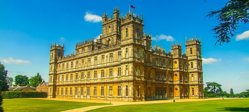 Downton Abbey tour, Bampton, Cogges Farm, & Highclere Castle from London