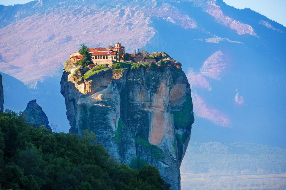 From Athens: Meteora Day Trip with 6 Languages Audioguide without Lunch